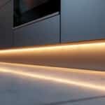 découvrez comment l'installation de rubans led sous les meubles bas transforme et sculpte l'éclairage intérieur pour une ambiance moderne et chaleureuse.